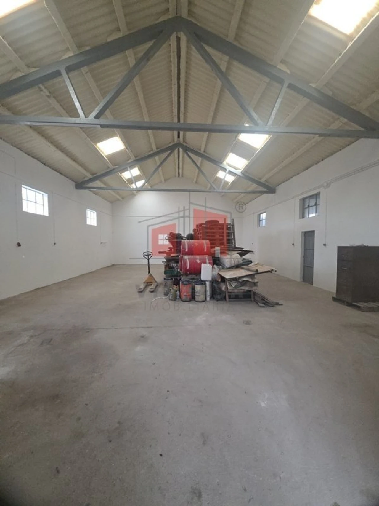 Armazém para Arrendamento em Venda do Pinheiro e Santo Estêvão das Galés Foto 2