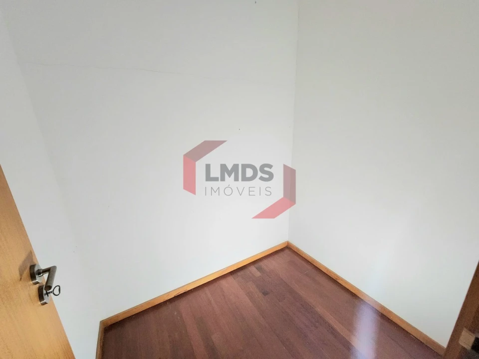 Apartamento T2 para Venda em Oliveira do Douro Foto 20