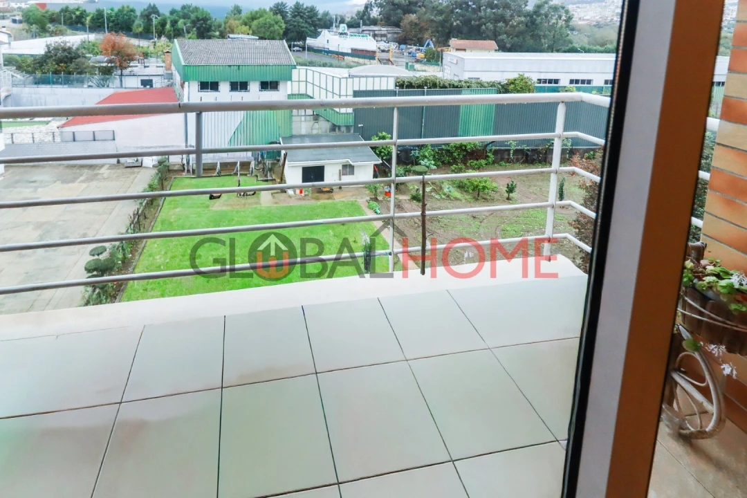 Apartamento T2 para Venda em Fânzeres e São Pedro da Cova Foto 5