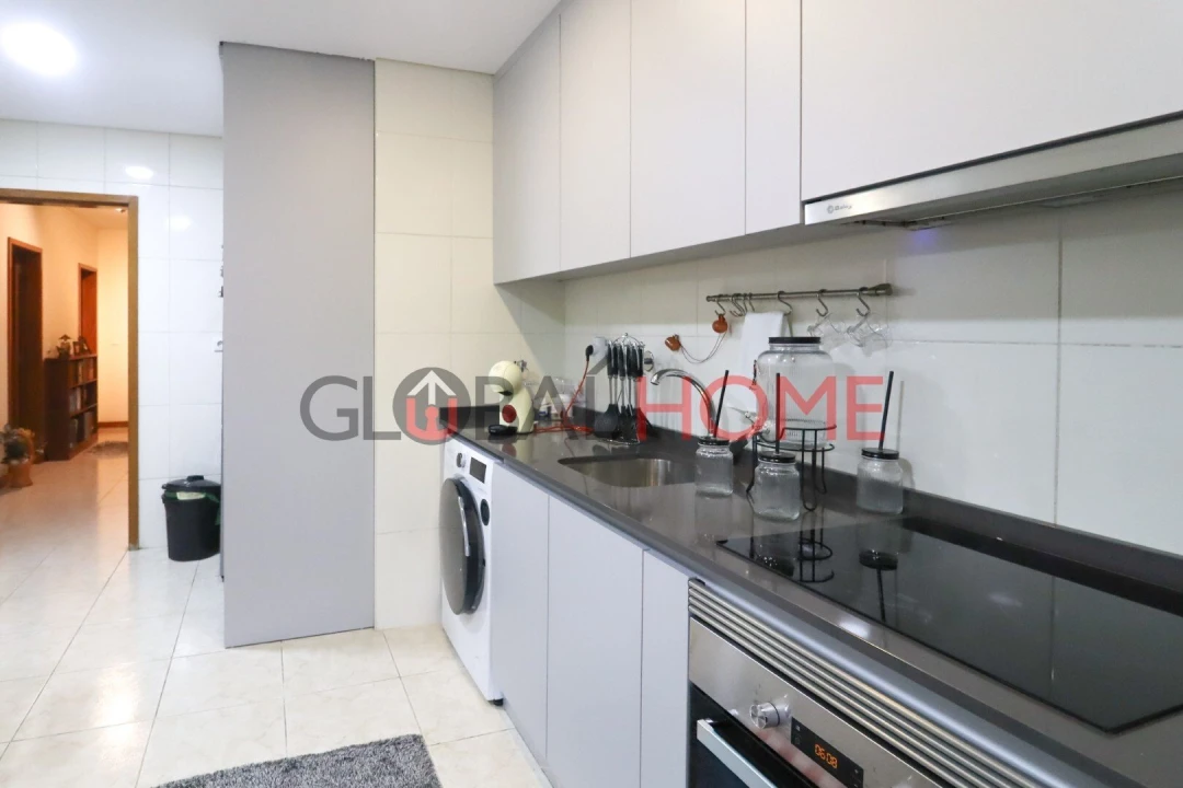 Apartamento T2 para Venda em Fânzeres e São Pedro da Cova Foto 11