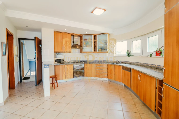 Apartamento T1 para Venda em Sesimbra (Santiago) Foto 9