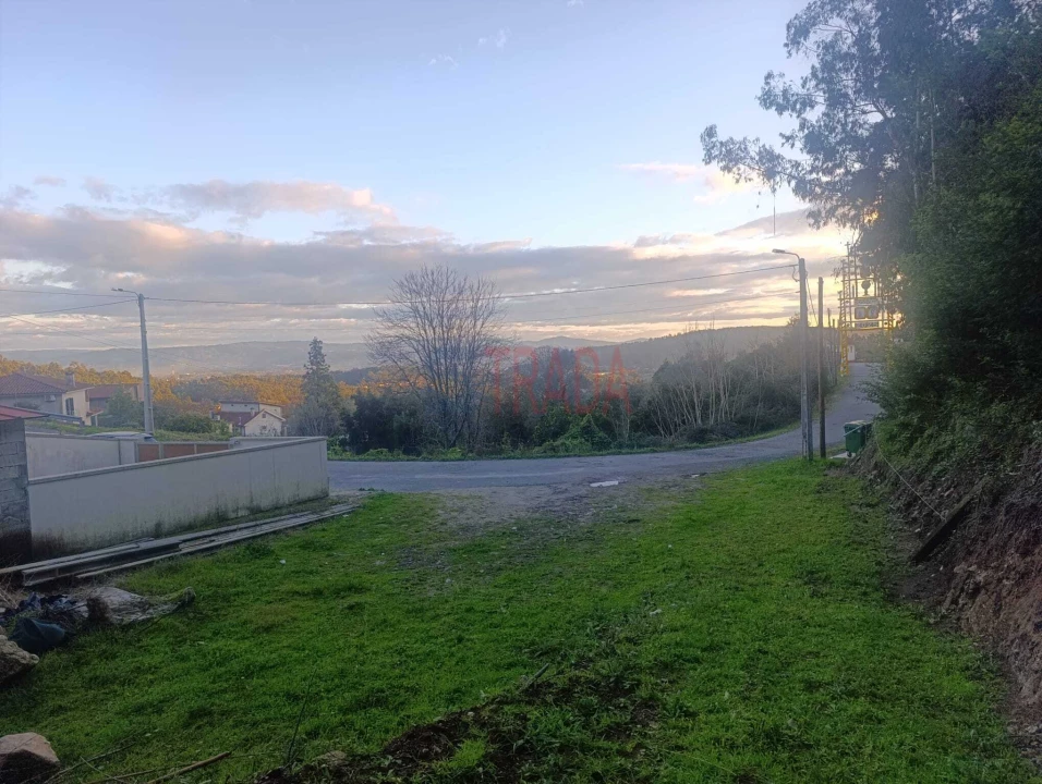 Terreno para Venda em Dossãos Foto 1