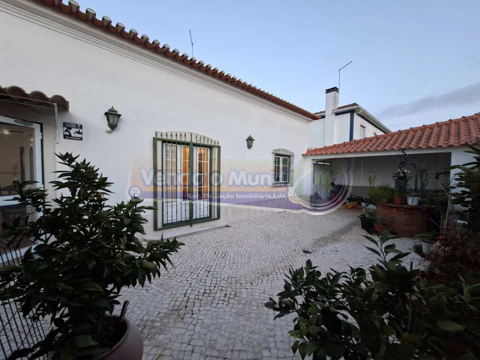 Moradia T3 para Venda em Almeirim Foto 2