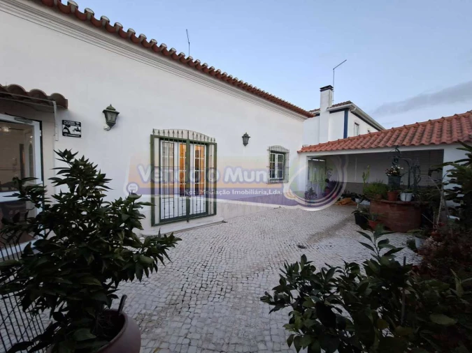 Moradia T3 para Venda em Almeirim Foto 2