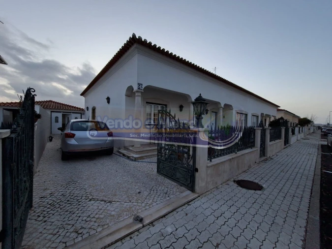 Moradia T3 para Venda em Almeirim Foto 19