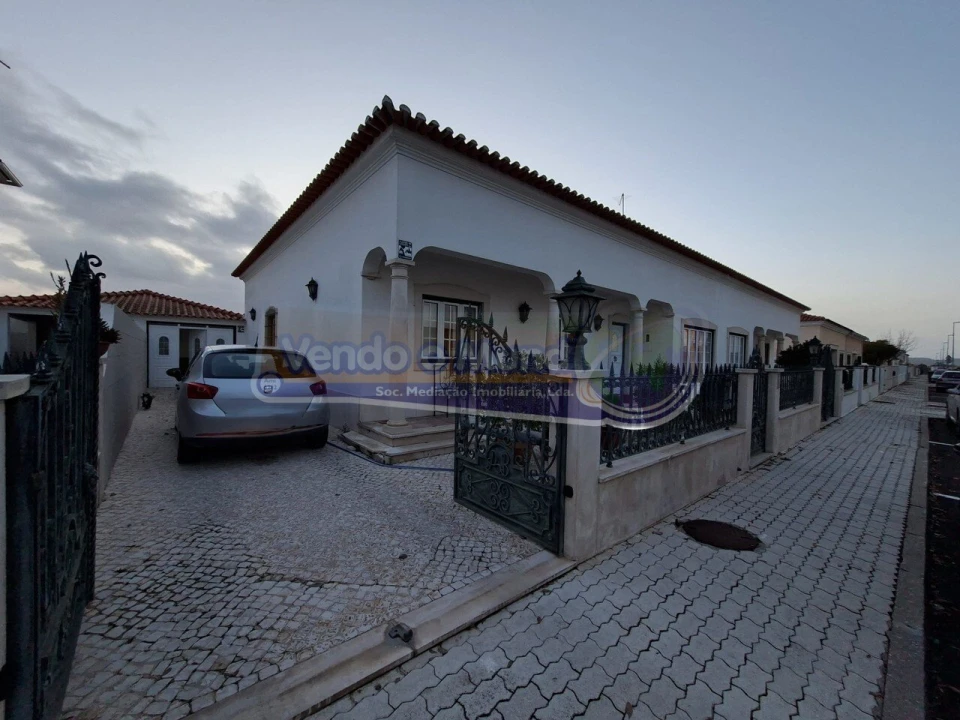 Moradia T3 para Venda em Almeirim Foto 19