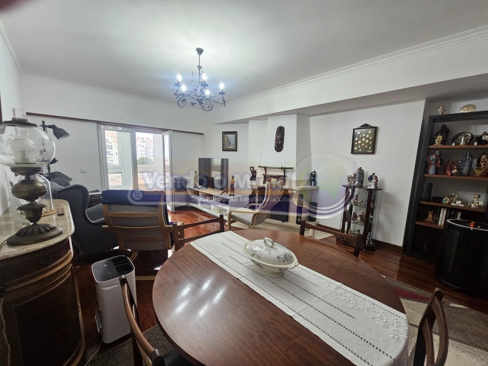 Apartamento T3 para Venda em Algueirão-Mem Martins Foto 13