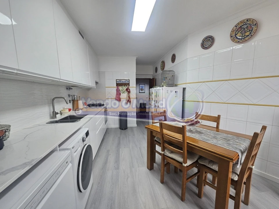Apartamento T3 para Venda em Algueirão-Mem Martins Foto 3