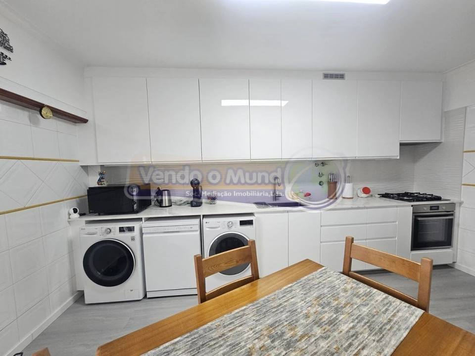 Apartamento T3 para Venda em Algueirão-Mem Martins Foto 2