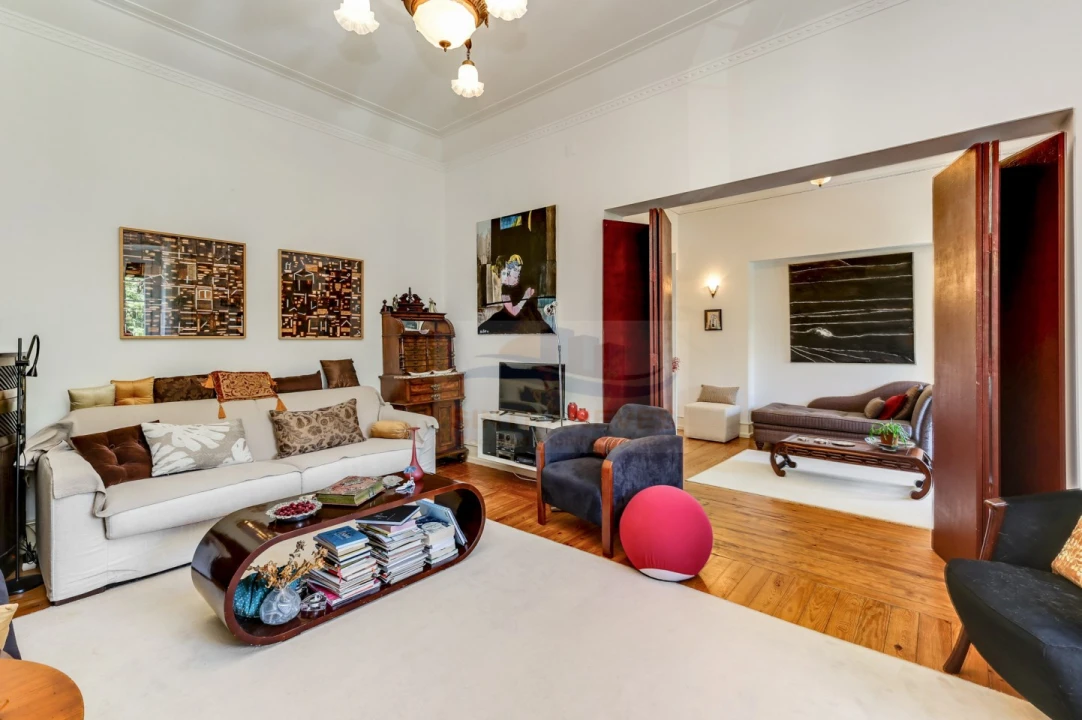 Apartamento T6 para Venda em Areeiro Foto 3