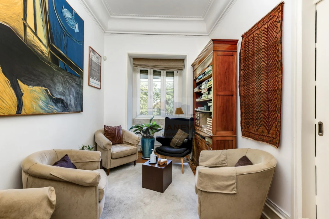 Apartamento T6 para Venda em Areeiro Foto 11