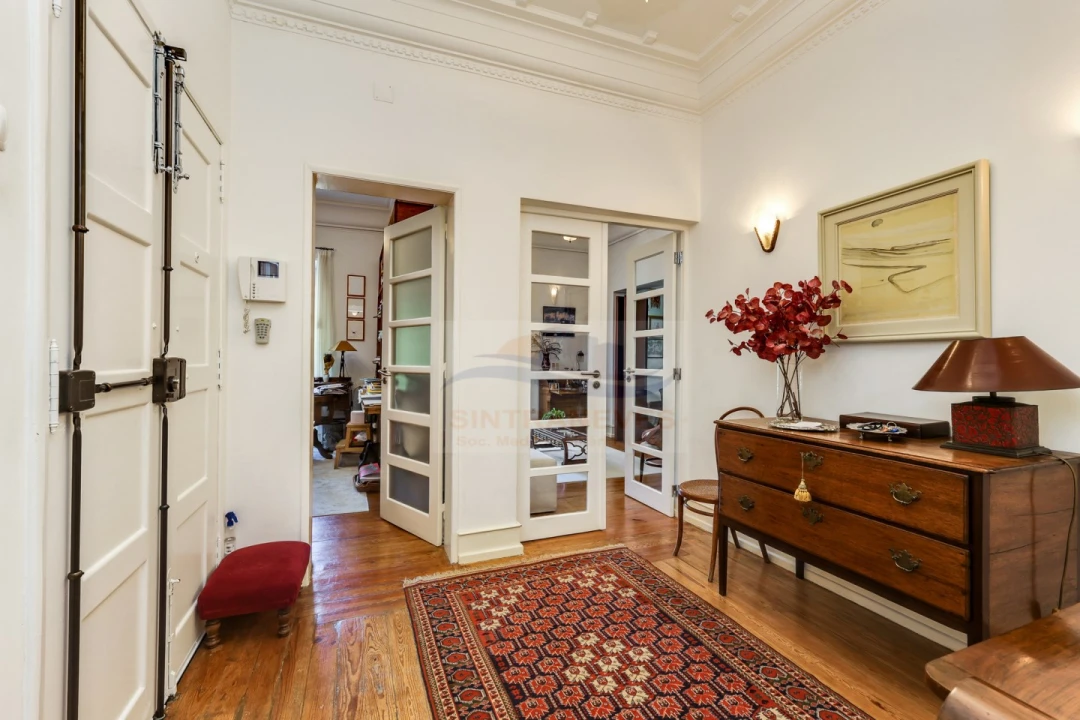 Apartamento T6 para Venda em Areeiro Foto 14