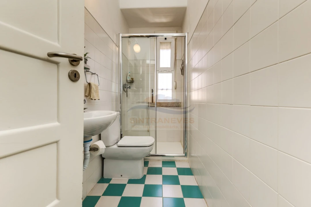 Apartamento T6 para Venda em Areeiro Foto 38