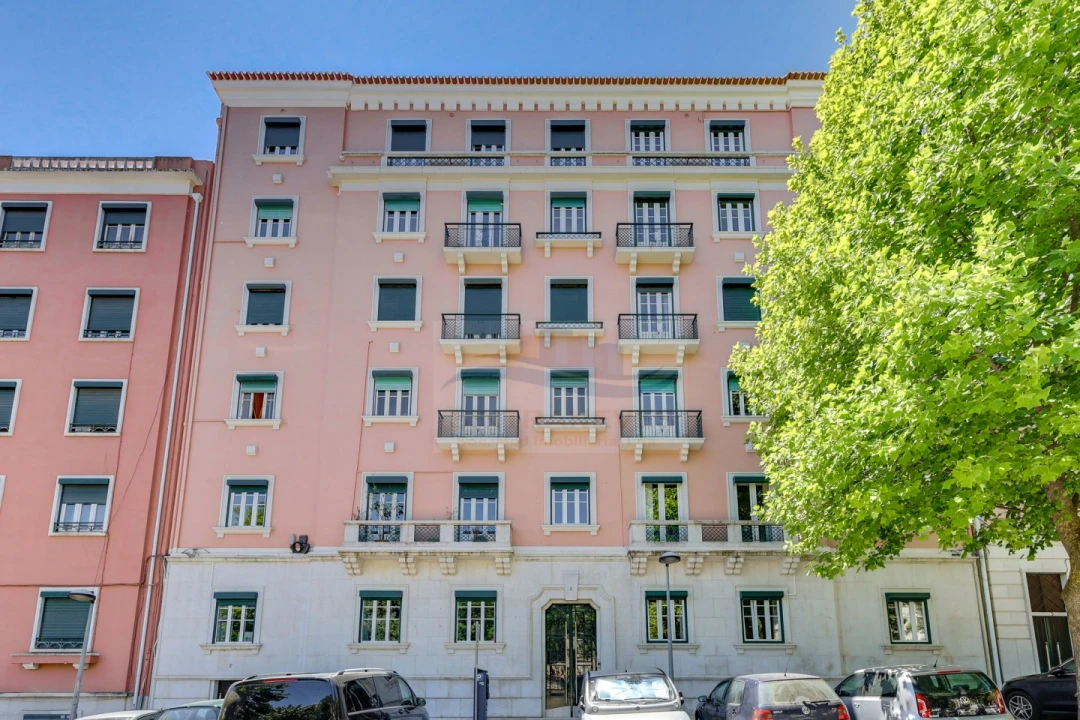 Apartamento T6 para Venda em Areeiro Foto 40