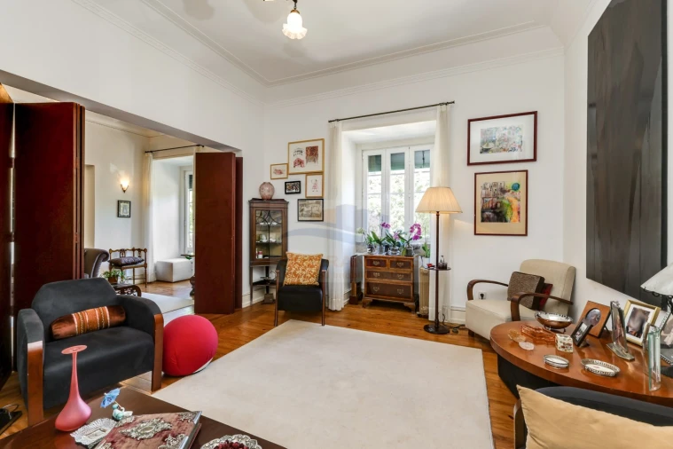 Apartamento T6 para Venda em Areeiro Foto 5