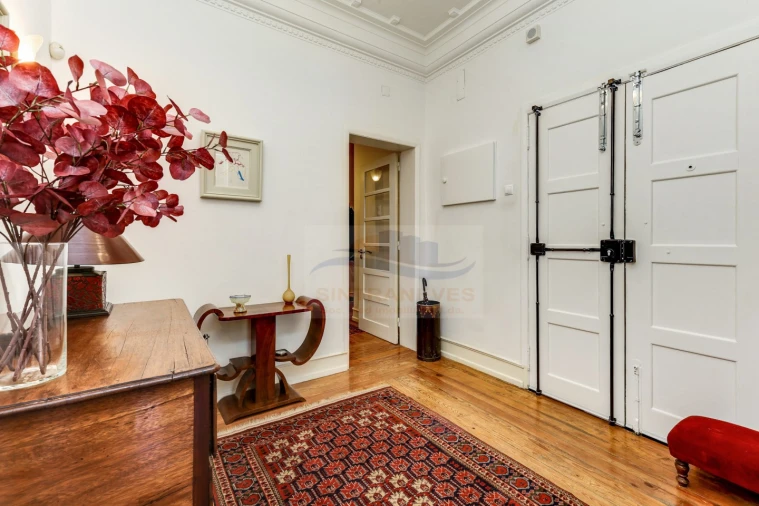 Apartamento T6 para Venda em Areeiro Foto 7