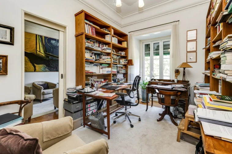 Apartamento T6 para Venda em Areeiro Foto 9