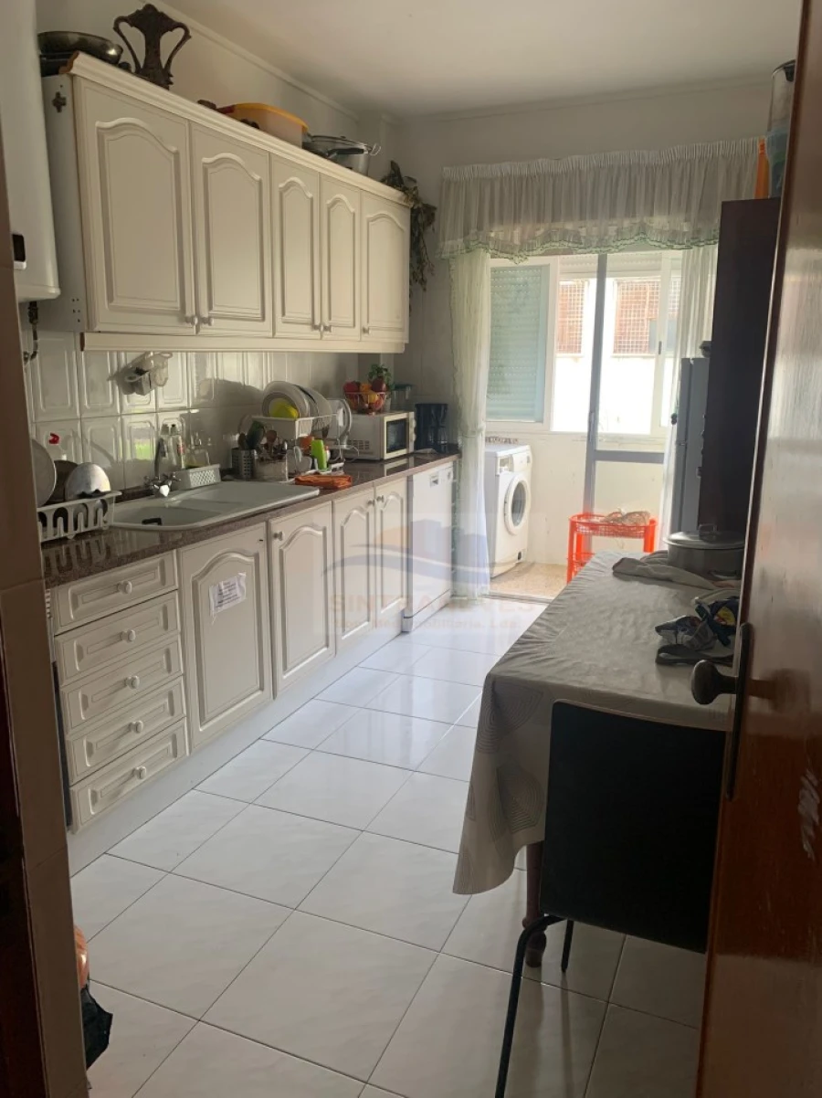 Apartamento T2 para Venda em Venteira Foto 8