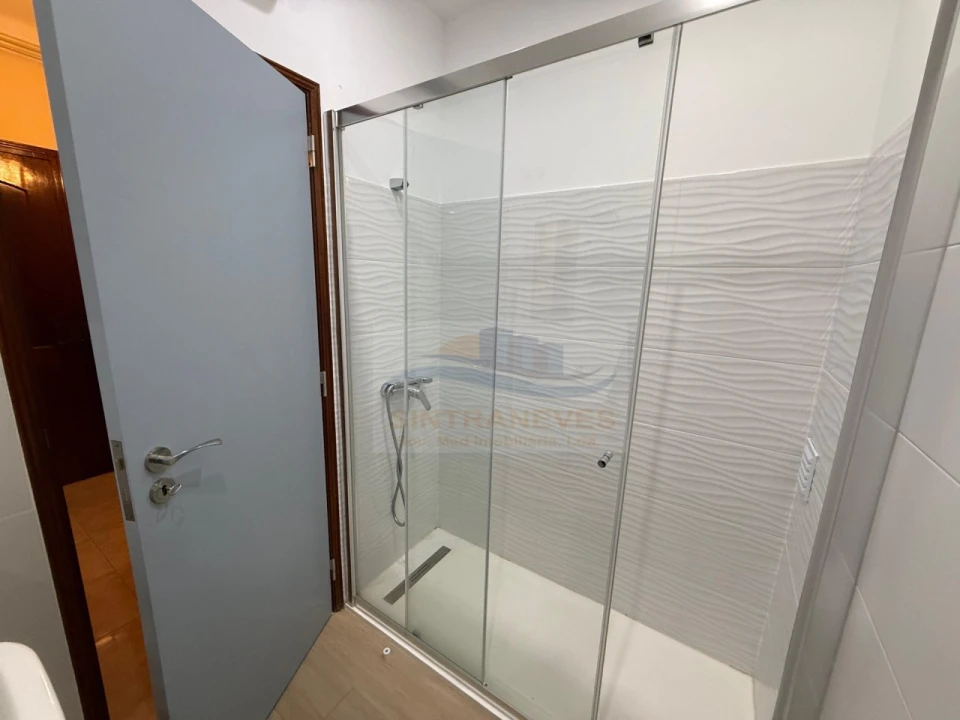 Apartamento T2 para Venda em Venteira Foto 16