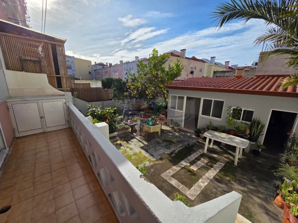 Apartamento T2 para Venda em Venteira Foto 23