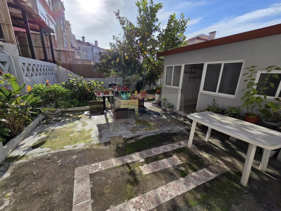 Apartamento T2 para Venda em Venteira Foto 34