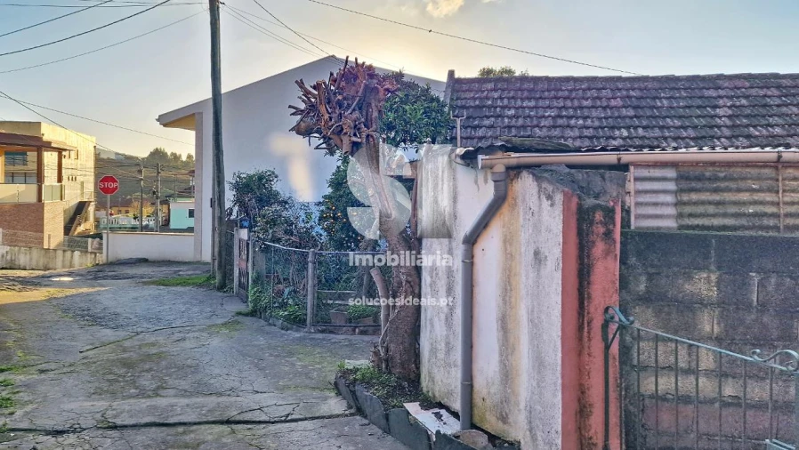 Moradia T3 para Venda em Recarei Foto 31