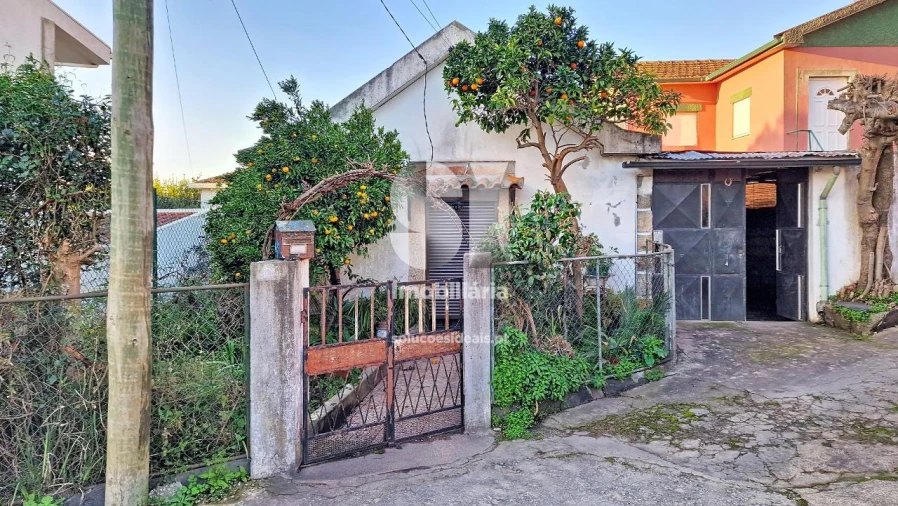 Moradia T3 para Venda em Recarei Foto 1