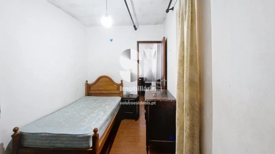 Moradia T3 para Venda em Recarei Foto 8