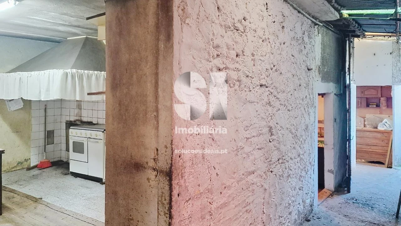 Moradia T3 para Venda em Recarei Foto 12