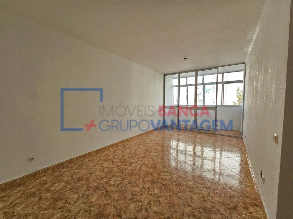 Apartamento T2 para Venda em Corroios Foto 2