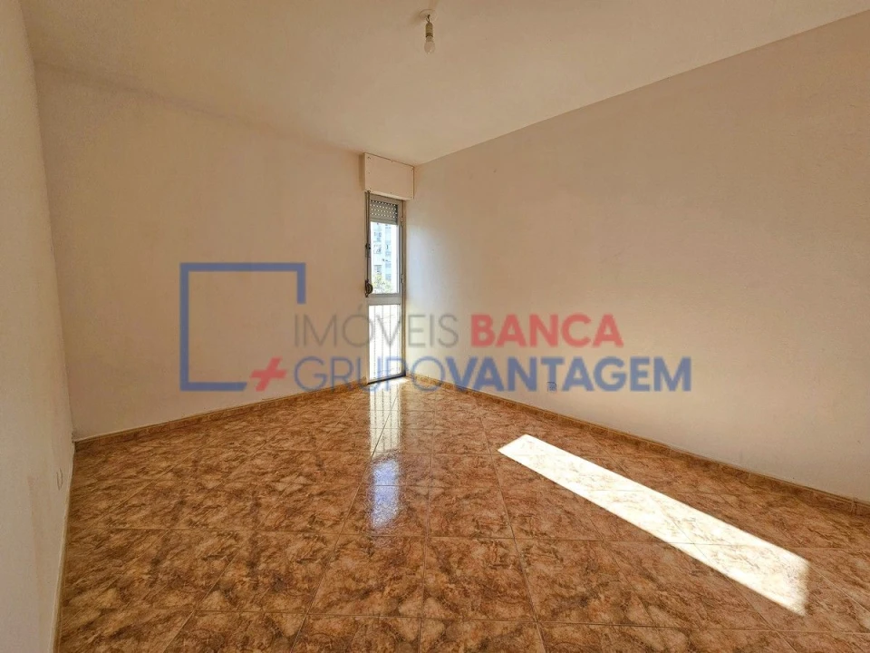 Apartamento T2 para Venda em Corroios Foto 18