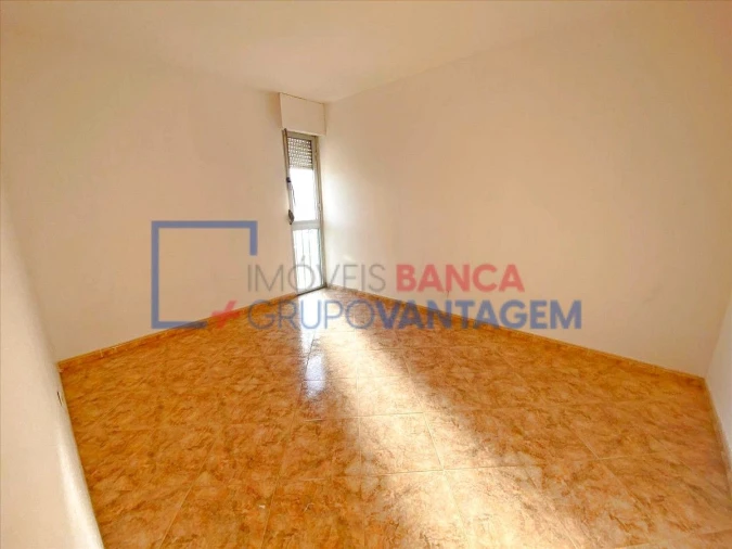 Apartamento T2 para Venda em Corroios Foto 2