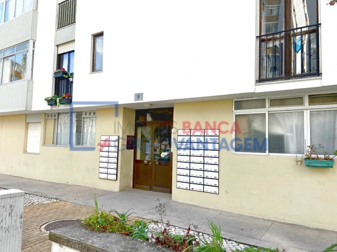 Apartamento T2 para Venda em Corroios Foto 12