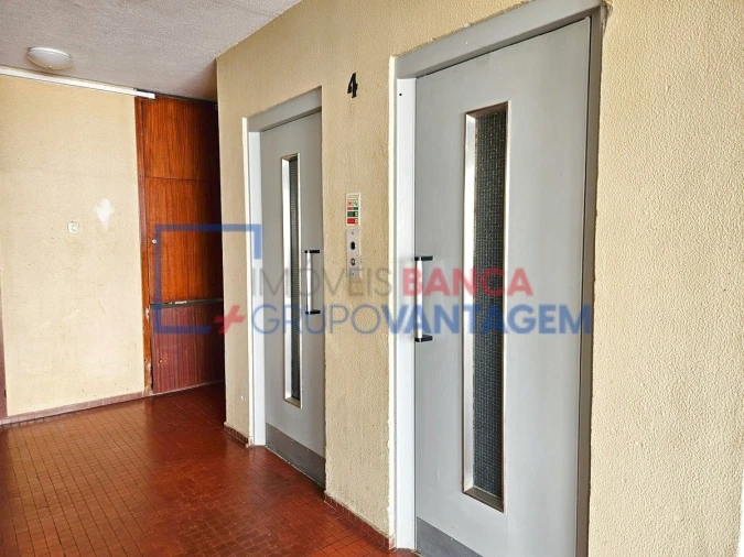 Apartamento T2 para Venda em Corroios Foto 23