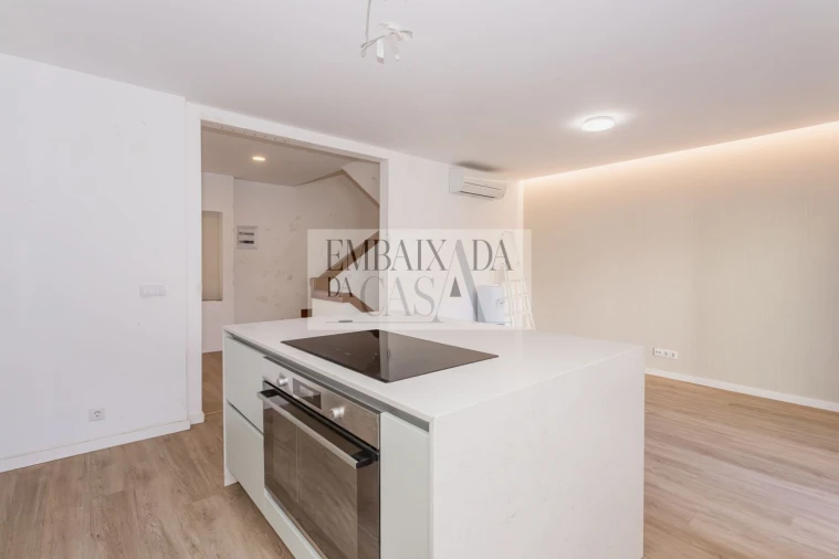 Moradia T3 para Venda em Carcavelos e Parede Foto 11