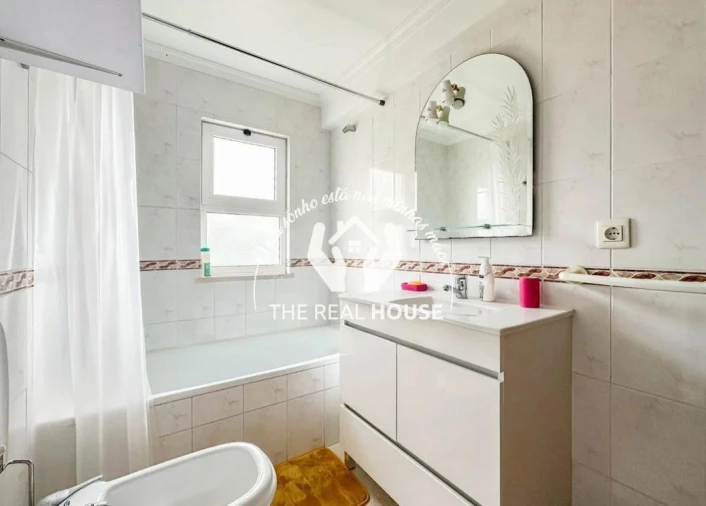 Moradia T3 para Venda em Caniço Foto 10