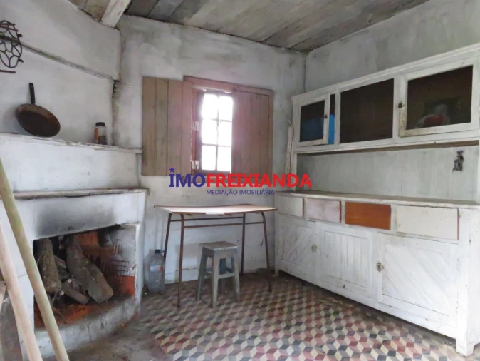 Moradia T2 para Venda em Rio de Couros e Casal dos Bernardos Foto 11