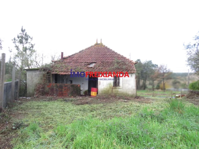 Moradia T2 para Venda em Rio de Couros e Casal dos Bernardos Foto 25