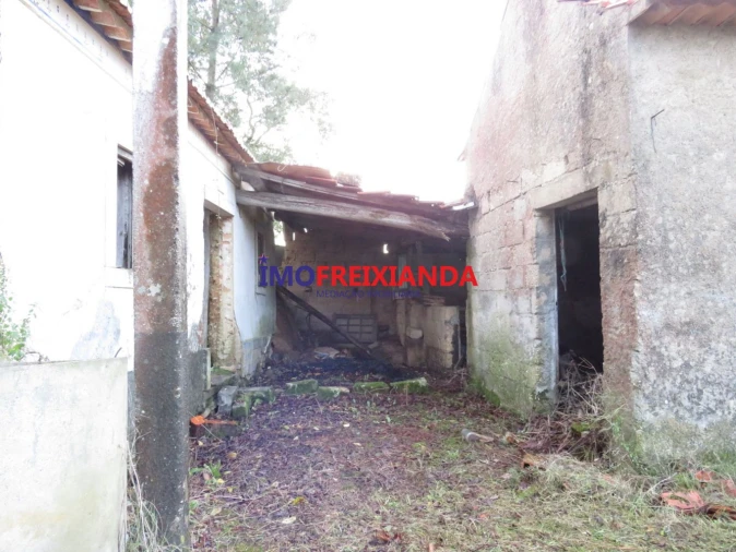 Moradia T2 para Venda em Rio de Couros e Casal dos Bernardos Foto 4