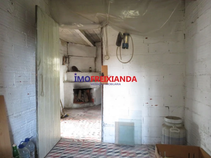 Moradia T2 para Venda em Rio de Couros e Casal dos Bernardos Foto 23