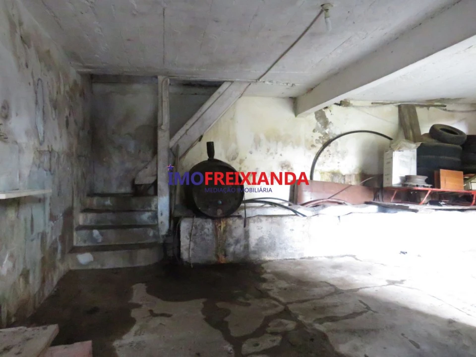 Moradia T2 para Venda em Rio de Couros e Casal dos Bernardos Foto 9