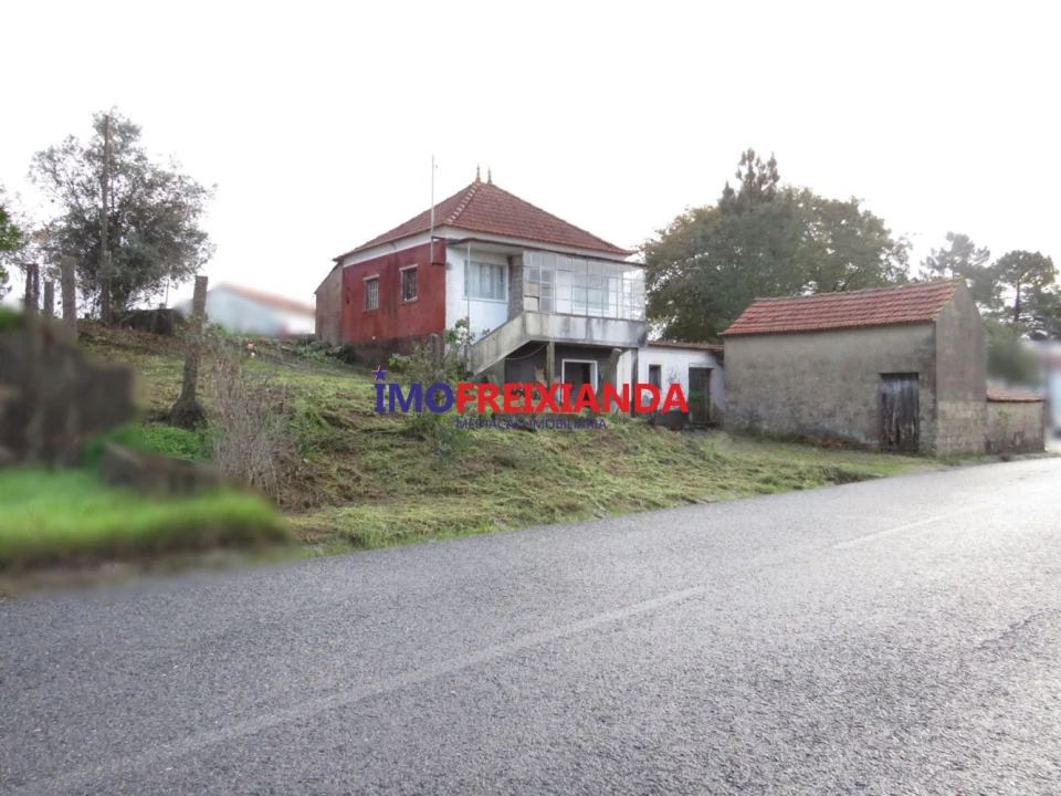 Moradia T2 para Venda em Rio de Couros e Casal dos Bernardos Foto 1