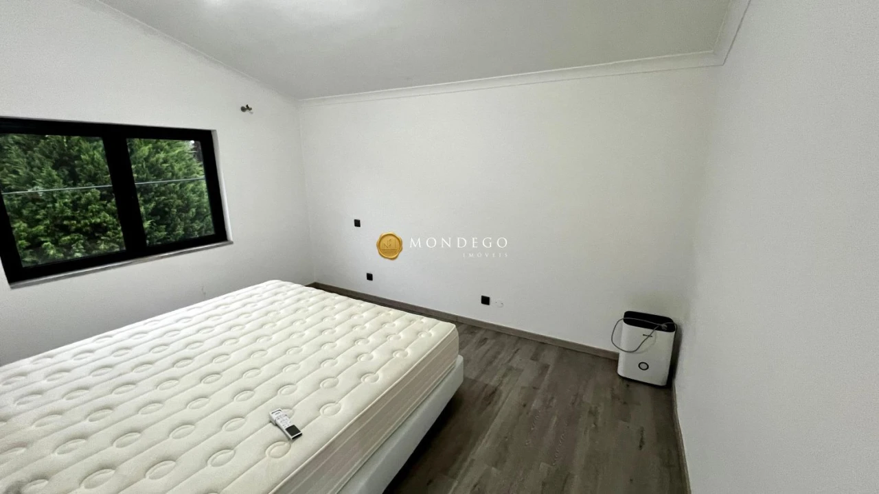 Moradia T4 para Venda em Trouxemil e Torre de Vilela Foto 11