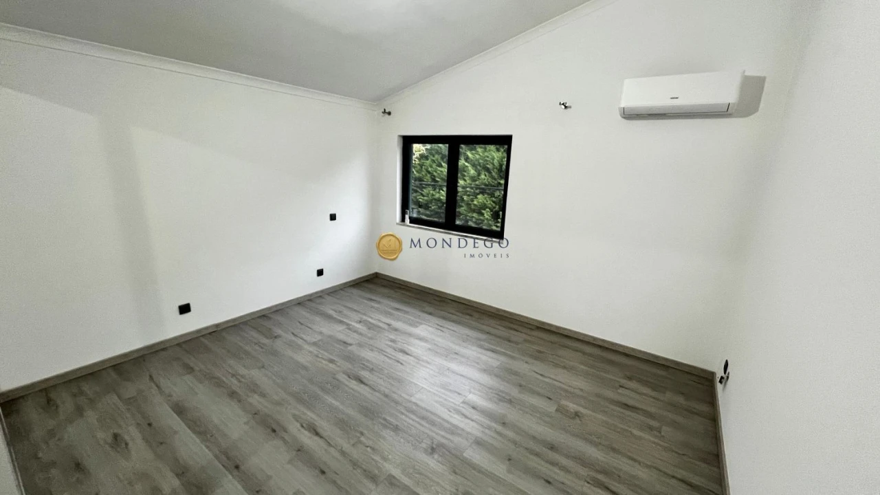 Moradia T4 para Venda em Trouxemil e Torre de Vilela Foto 10