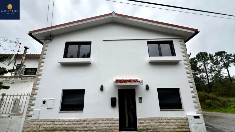 Moradia T4 para Venda em Trouxemil e Torre de Vilela Foto 1