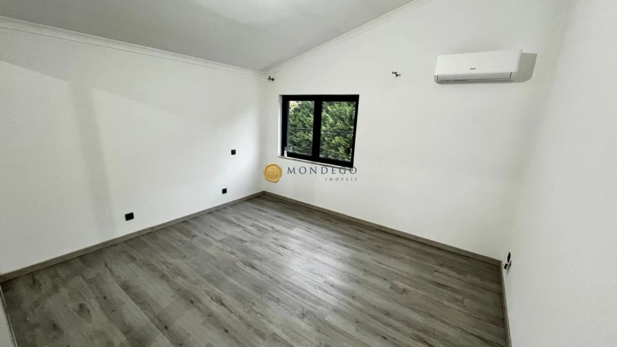 Moradia T4 para Venda em Trouxemil e Torre de Vilela Foto 10