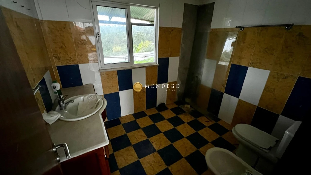 Moradia T4 para Venda em Trouxemil e Torre de Vilela Foto 25