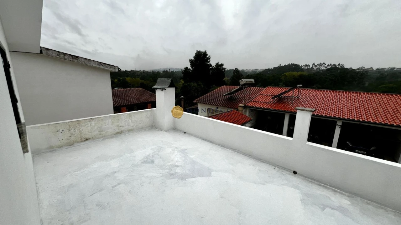 Moradia T4 para Venda em Trouxemil e Torre de Vilela Foto 12