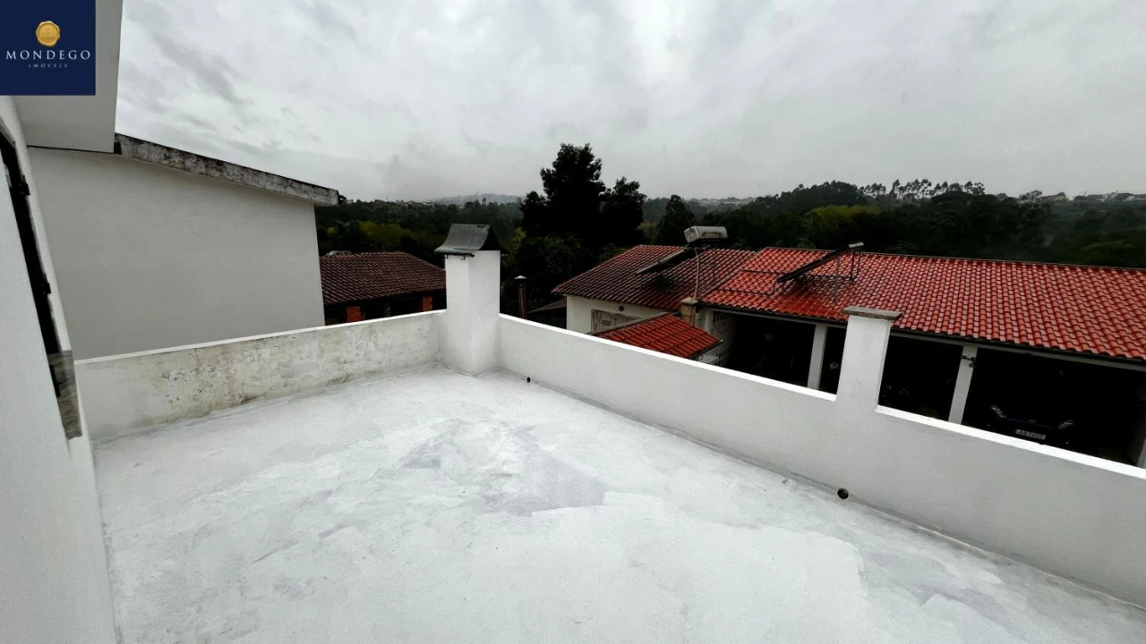 Moradia T4 para Venda em Trouxemil e Torre de Vilela Foto 12
