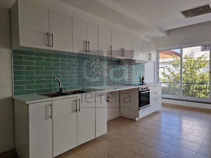 Apartamento T2 para Venda em Almeirim Foto 2